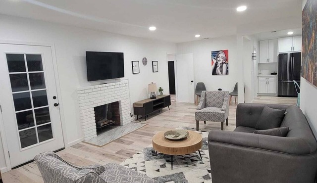 Beautiful charming private home in Reseda