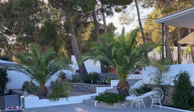Beautiful Charming Villa 4 Bedrooms 2SDB Pool Views Sea and Mountain-Quiet A / C