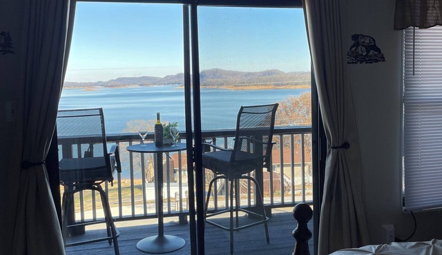 Beautiful Chateau on Cherokee LakenCome relax and enjoy the beautiful view!