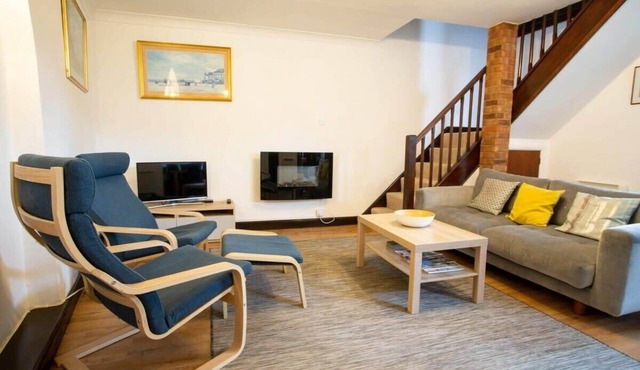 Beautiful Cheltenham Townhouse, Private Parking