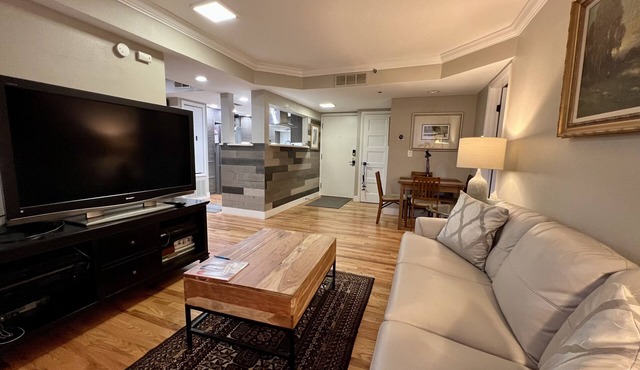 Beautiful Cherry Creek Condo right in the heart of town and restaurants