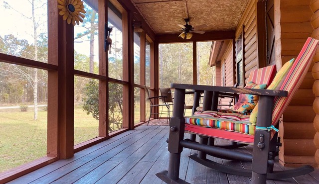 Beautiful Chestnut Log Cabin