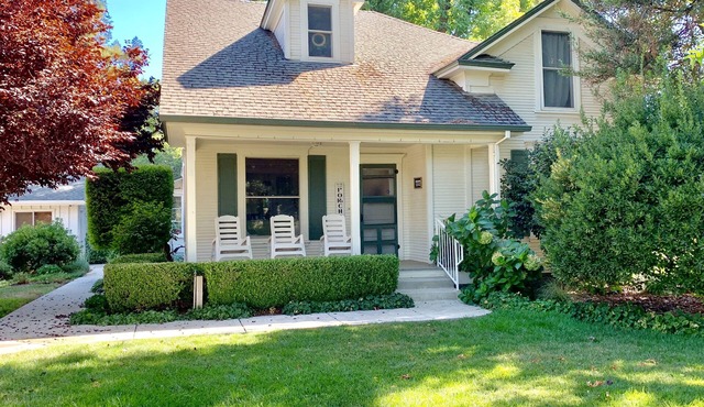 Beautiful Chico Farmhouse With Room for All…10 beds!