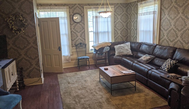 Beautiful circa 1870's home 3 bedrooms with tvs, mini fridges, Roku/amazon tv