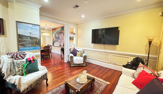 Beautiful Classic House near Metro in DC with 4 Bedrooms