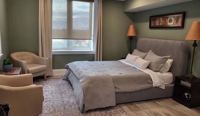Beautiful, clean, cozy and very convenient studio apartment in Bowmanville