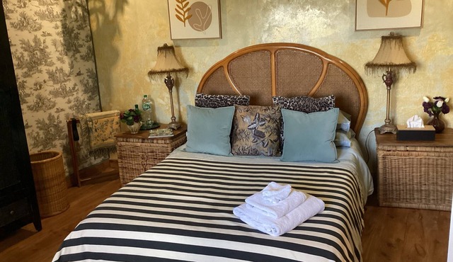 Beautiful cottage with panoramic views of the Pyrenees