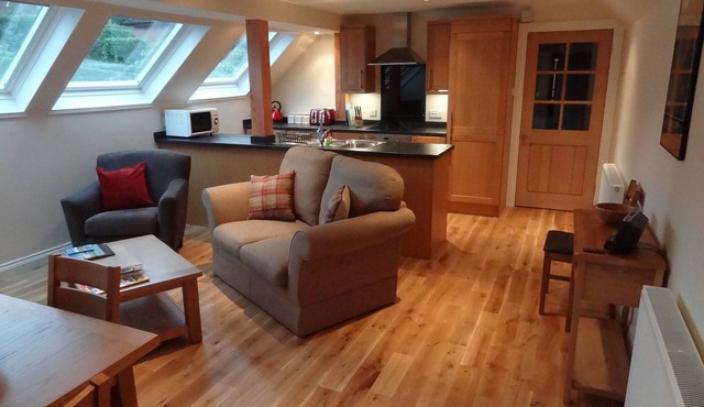 Beautiful Coach House In Helensburgh, Argyll, Near Loch Lomond