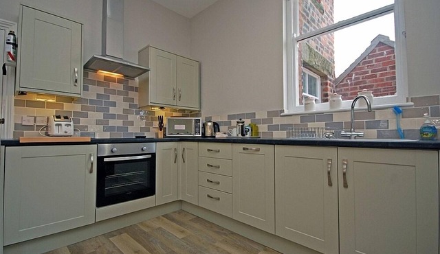 Beautiful Coastal Cottage with stunning estuary views