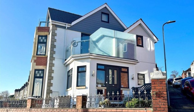 Beautiful coastal home with stunning ocean views!