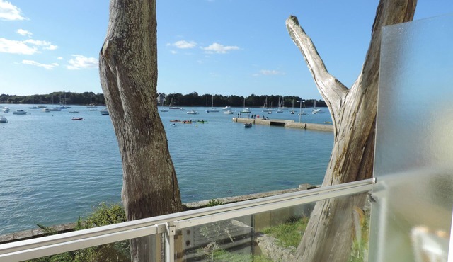 Beautiful, comfortable apartment with stunning sea view