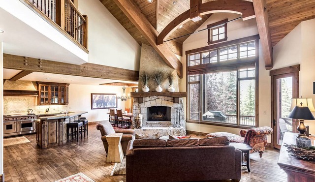 Beautiful, Comfortable, Well Appointed House; Amazing Views, Excellent Location