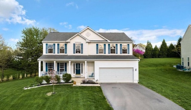 Beautiful Comfortable House w/Fireplace