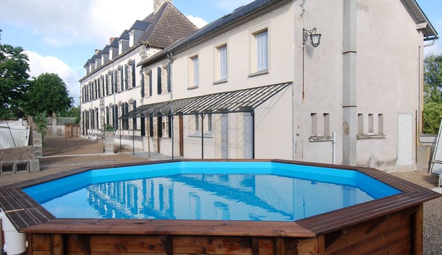 Beautiful, completely renovated (group) accommodation INCL NEW (FEEST) HALL