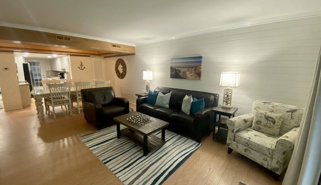 Beautiful Condo in Beachfront Complex with Heated Pool