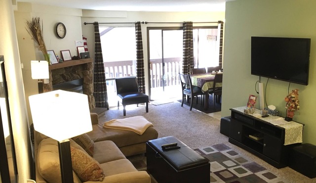 Beautiful Condo: 500 yards from Gunbarrel Chair, Casinos & Restaurants