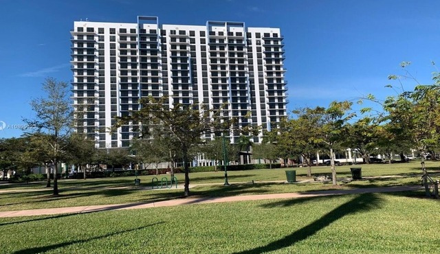 Beautiful Condo at Downtown Doral!