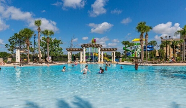 Beautiful Condo - close to Disney portal ! 205