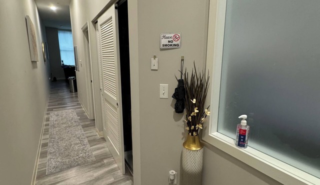 Beautiful Condo Downtown Cleveland With Free Parking