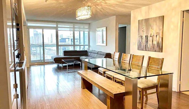 Beautiful Condo In Downtown