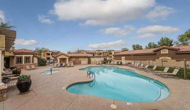 Beautiful condo in Gated community with 2 pools, club house and work out room!