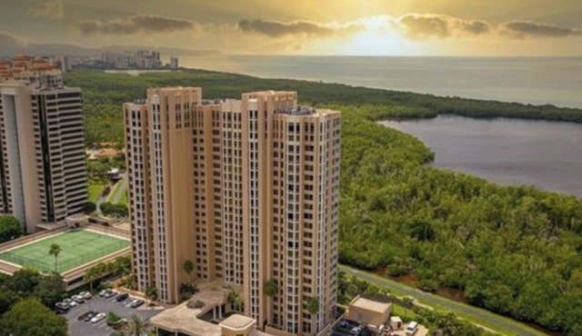 Beautiful Condo in Luxury Gated Complex In Pelican Bay