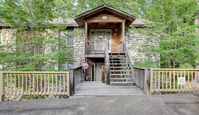 Beautiful Condo in Mountain Harbor/Lake Ouachita