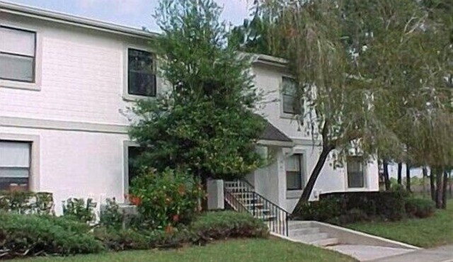 Beautiful Condo in prime Florida location within premier gated community.