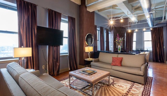 Beautiful condo overlooking Niagara Falls state park