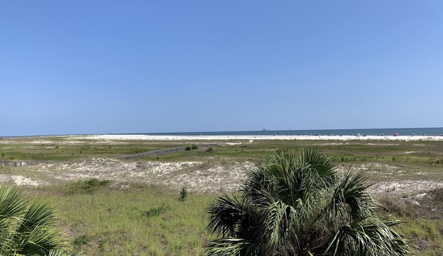 Beautiful Condo with Beach Front View 2 Pools