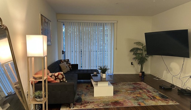 Beautiful Condo in Noho Art District
