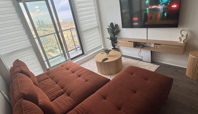 Beautiful Condo with Lake Ontario View