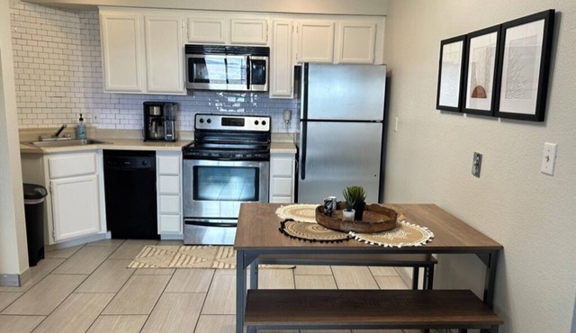 Beautiful Condo with Lake Powell and Lone Rock views!