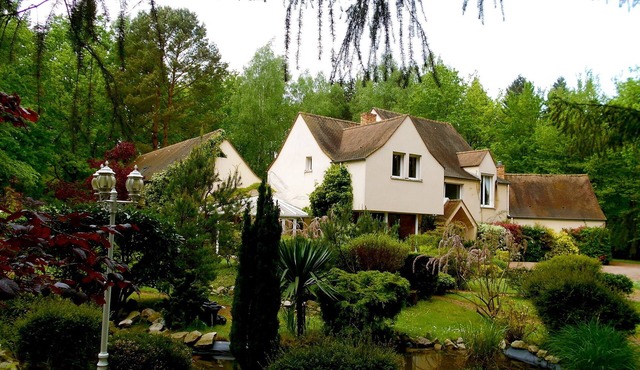 BEAUTIFUL CONTEMPORARY HOUSE IN THE FONTAINEBLEAU FOREST