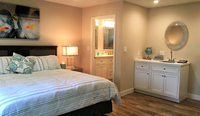 Beautiful Contemporary Home in Lake Balboa
