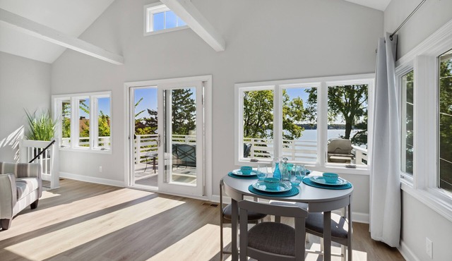 Beautiful Cora Cottage on Fox Lake/Chain O'Lakes with 40 Ft. Private Boat Pier.