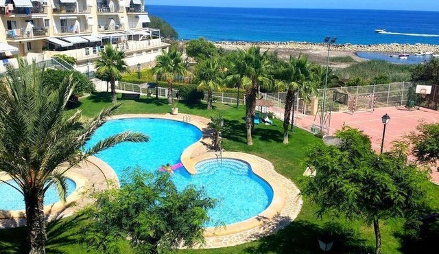 Beautiful corner apartment, unique sea view
