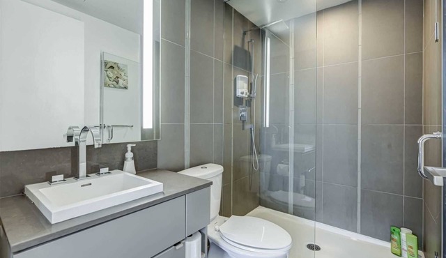 Beautiful Corner Flat in the Heart of Toronto