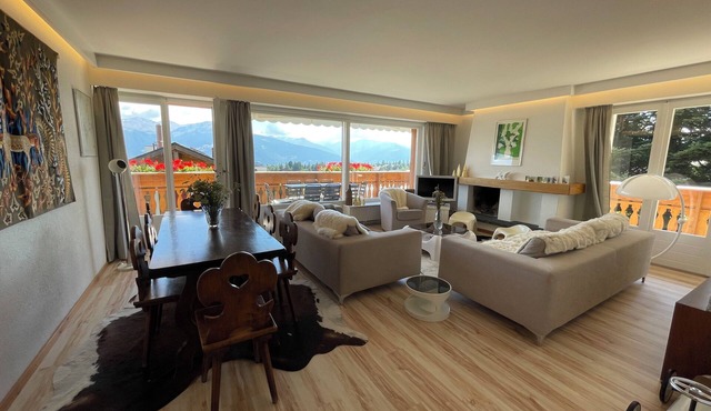 Beautiful & cosy apartment with balcony, view and swimming pool