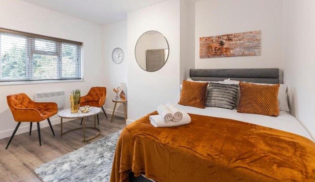 Beautiful-Cosy-King sized bed Flat 3 min walk to Tube Station