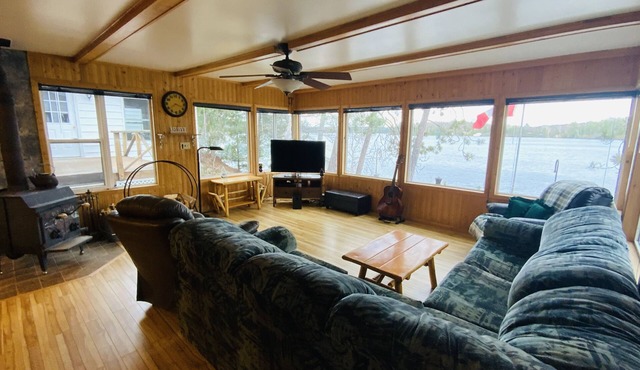 Beautiful Cottage for Rent: With sauna steps away from the lake only $3,000/week