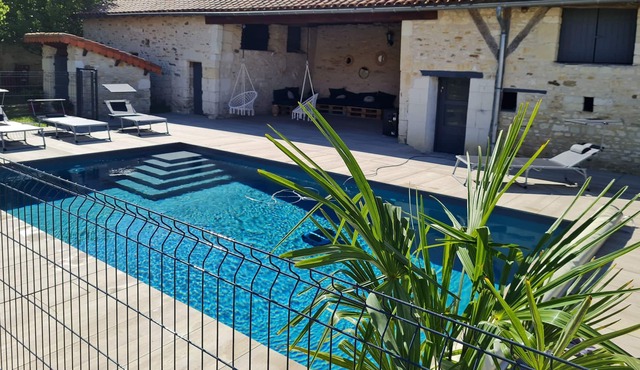 Beautiful cottage with swimming pool (3 stars)