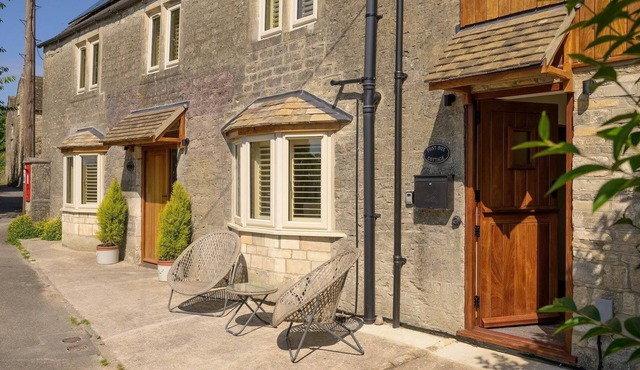 Beautiful Cottage in Idyllic Cotswolds Village