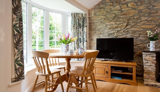 Beautiful Cottage nr Perranporth, Private Parking