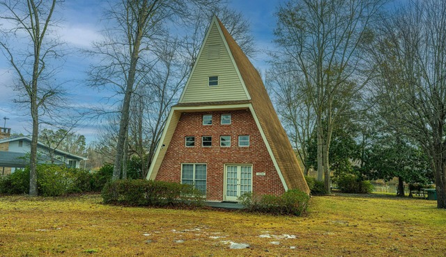 Beautiful Cottage between Lake Moultrie and Lake Marion
