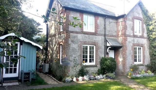 Beautiful Cottage by the Coast