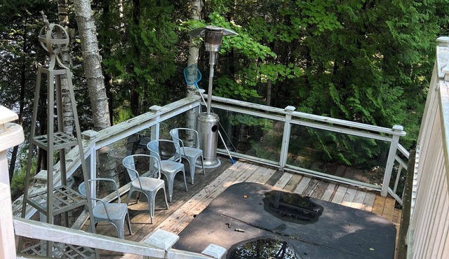 Beautiful Cottage on Lake Muskoka w/Hot Tub