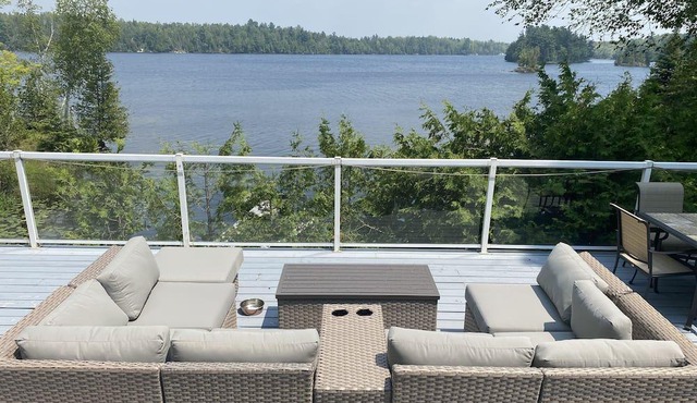 Beautiful Cottage in Quiet Cove on Sharbot Lake