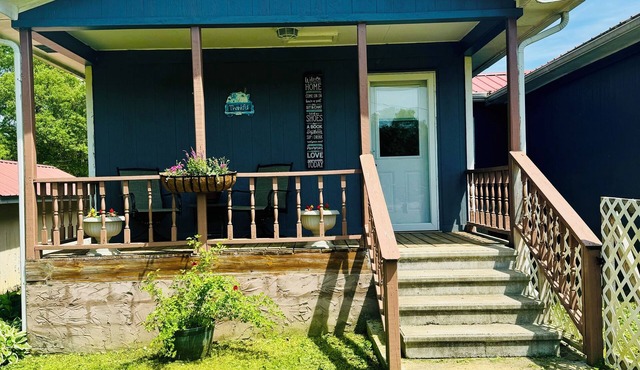 Beautiful cottage, close to rivers, creeks, lakes for fishing, boating, hunting