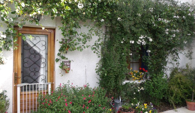 Beautiful Cottage. Enclosed Garden. Pets Welcome